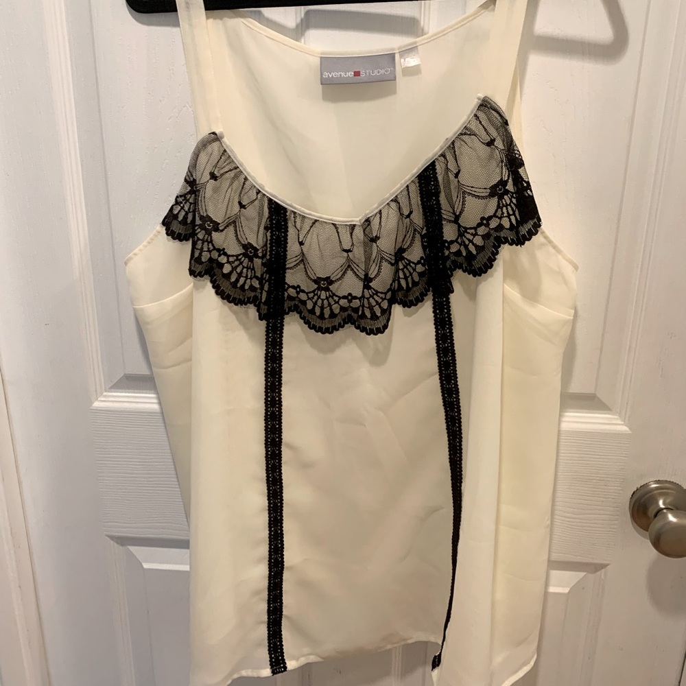 Off white shear tank top size 22/24 from Avenue - Picture 1 of 4